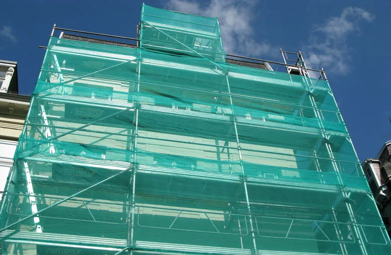 Shadenet enclosing a building site