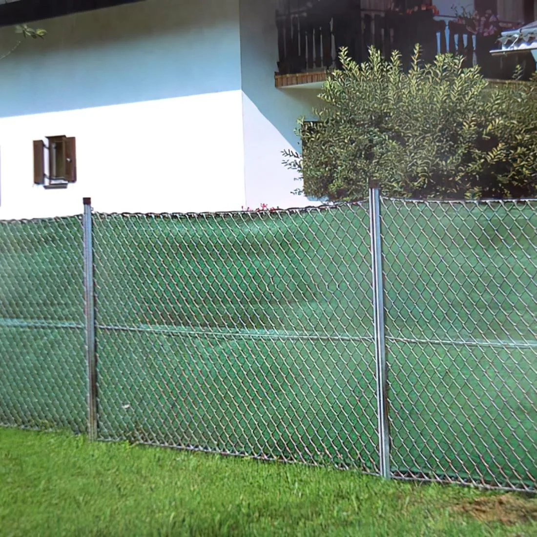 Shadenet fence screen, close view